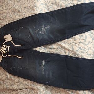 🩵2/$40 or 3/$45 Forever 21 size 24" mid rise Flare cut jeans